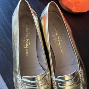 Authentic Salvatore Ferragamo gold flats / loafers